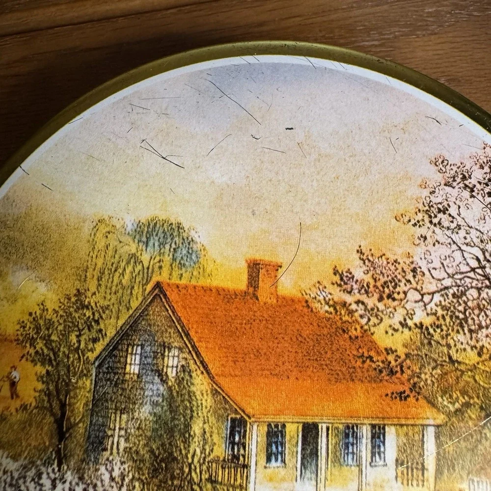 Currier and Ives Tin with Lid 